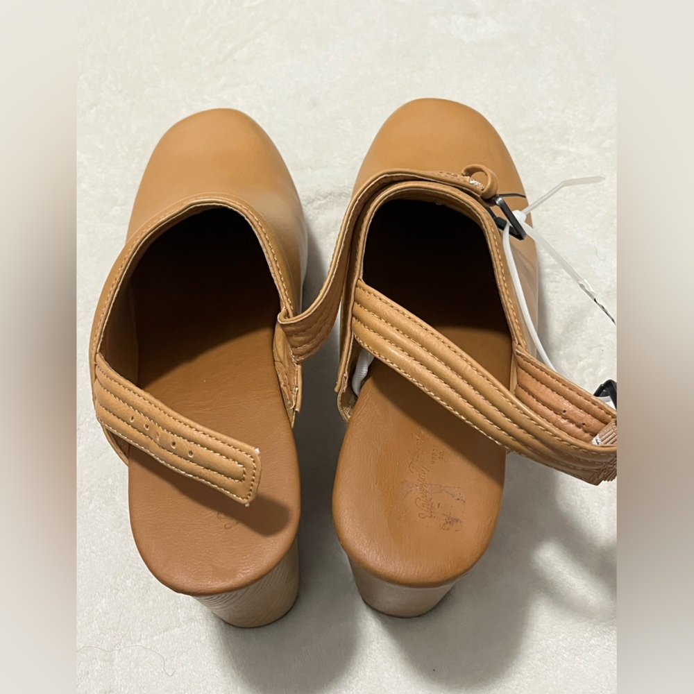 Universal Thread Watson Platform Clog - image 1